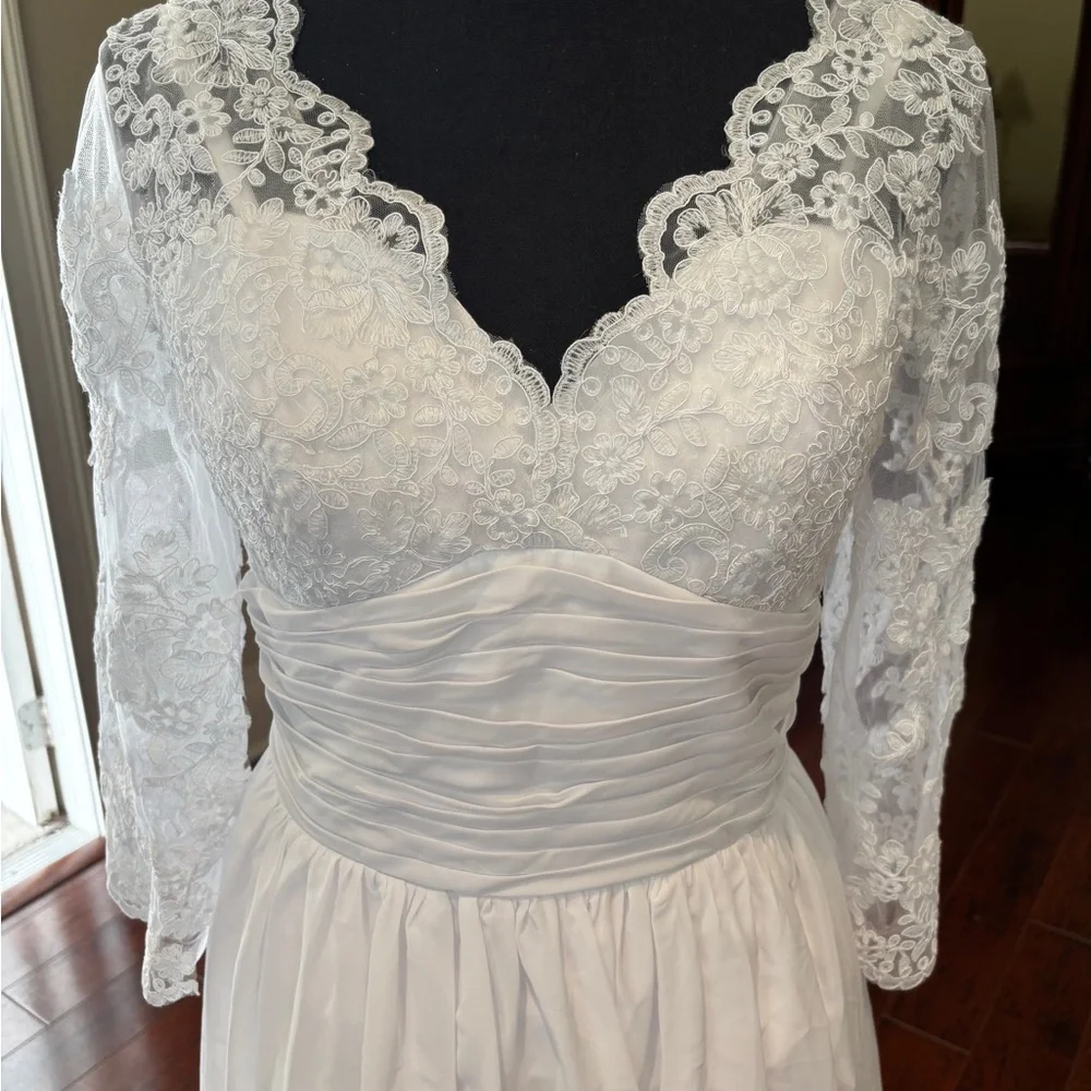 White Lace 3/4 Length Sleeve Wedding Dress NWT - Picture 2 of 5